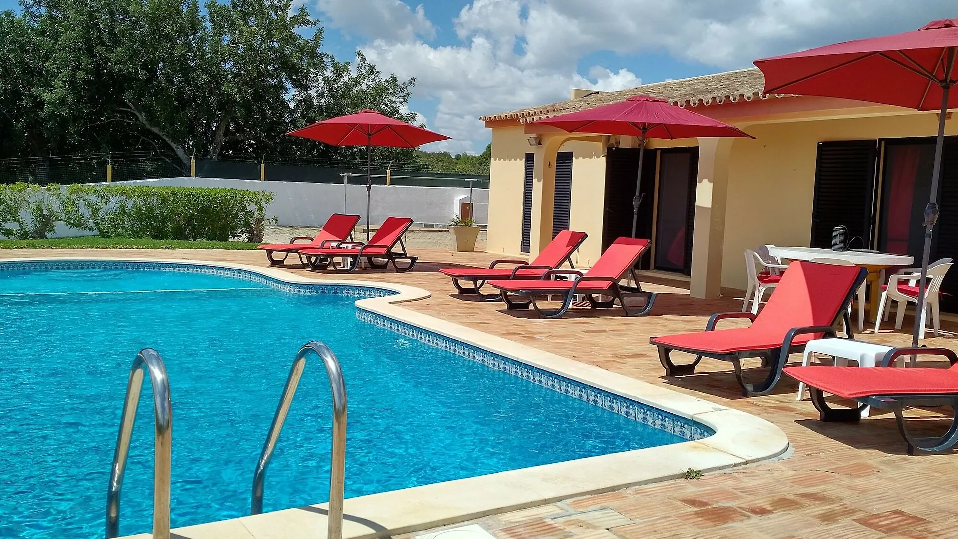 B&B Casa Da Vinha Santa Barbara de Nexe Bed & Breakfast