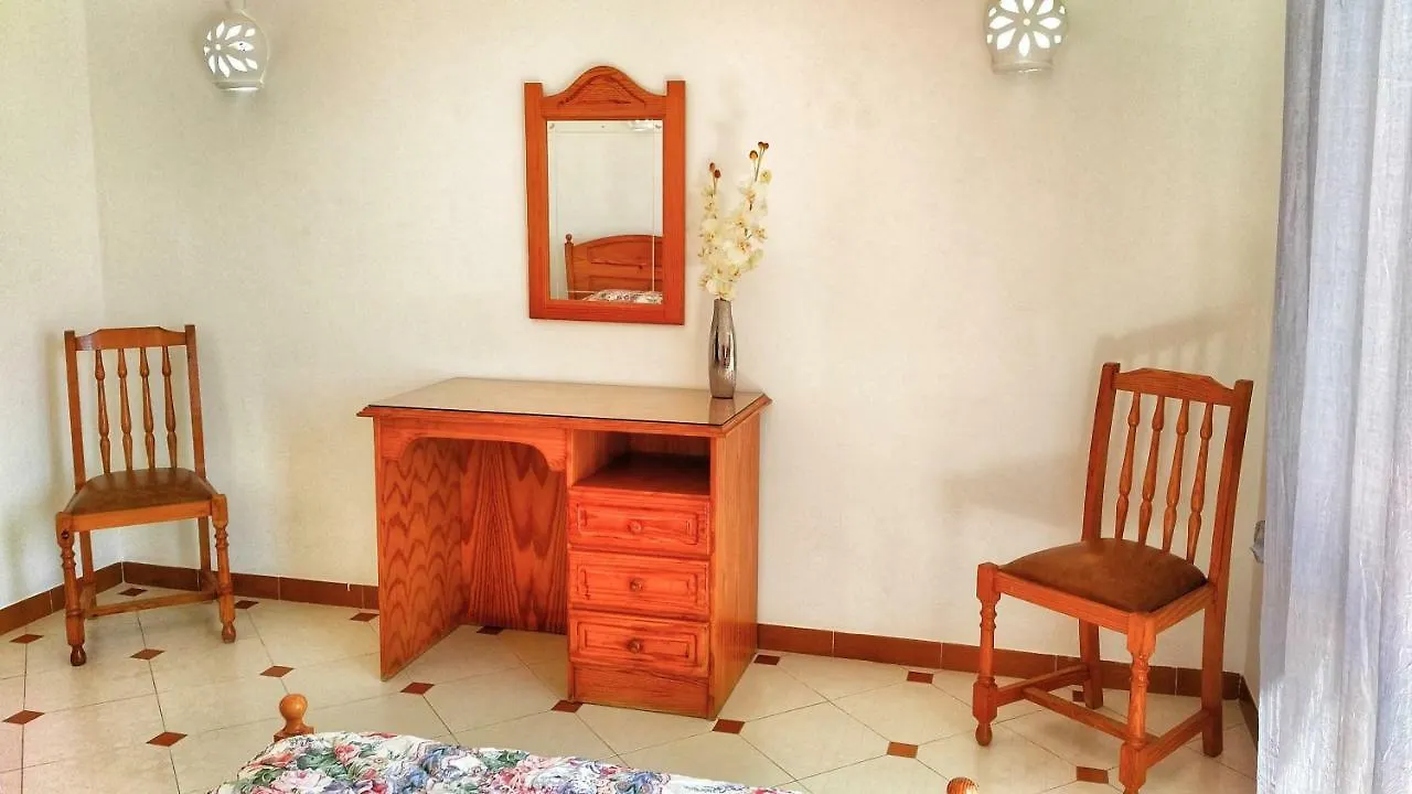 B&B Casa Da Vinha Santa Barbara de Nexe Bed & Breakfast