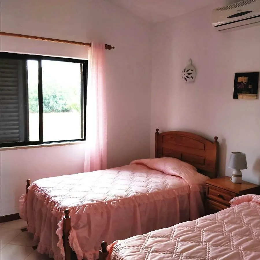 B&B Casa Da Vinha Santa Barbara de Nexe Bed & Breakfast